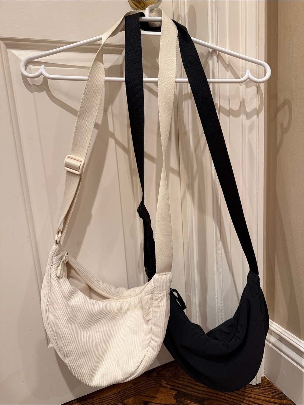 Uniqlo set of 2 Crossbody bags with adjustable straps - tech & cord